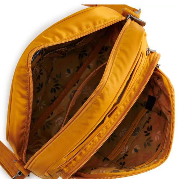 NEW! Cute “lug” Gray Quilted Crossbody Bag - Picture 10 of 11